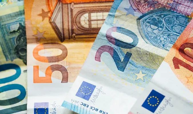 Razões para Viajar de Trem: Economia