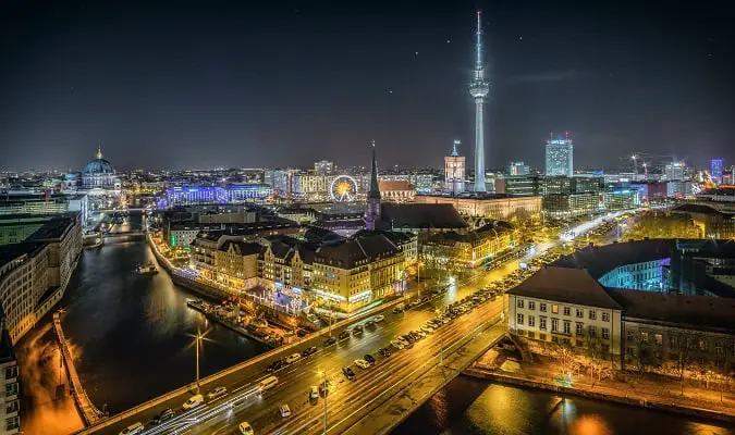 Berlim realiza uma das maiores celebrações da véspera de Ano Novo no mundo