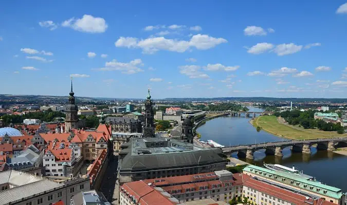 A linda cidade de Dresden em um bate-volta a partir de Berlim
