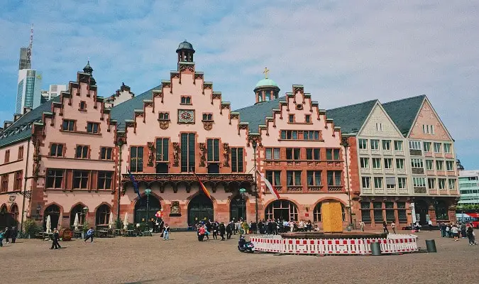 Frankfurt - Colônia - Comparação