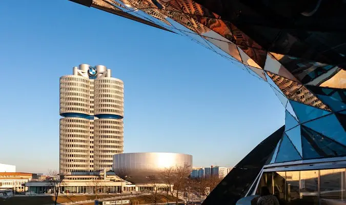 Munique é Sede Mundial da BMW, e eles possuem o seu próprio Código Postal