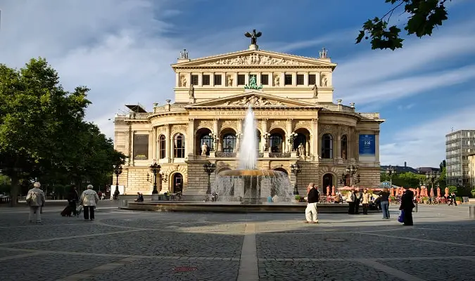 A Ópera de Frankfurt já foi uma linda Ruína